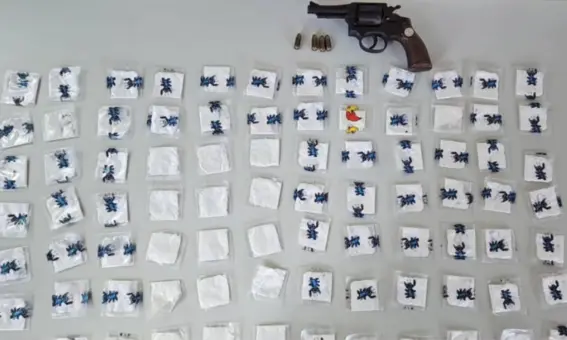 CIPE Semiárido apreende arma, drogas e recupera moto roubada em Oliveira dos Brejinhos